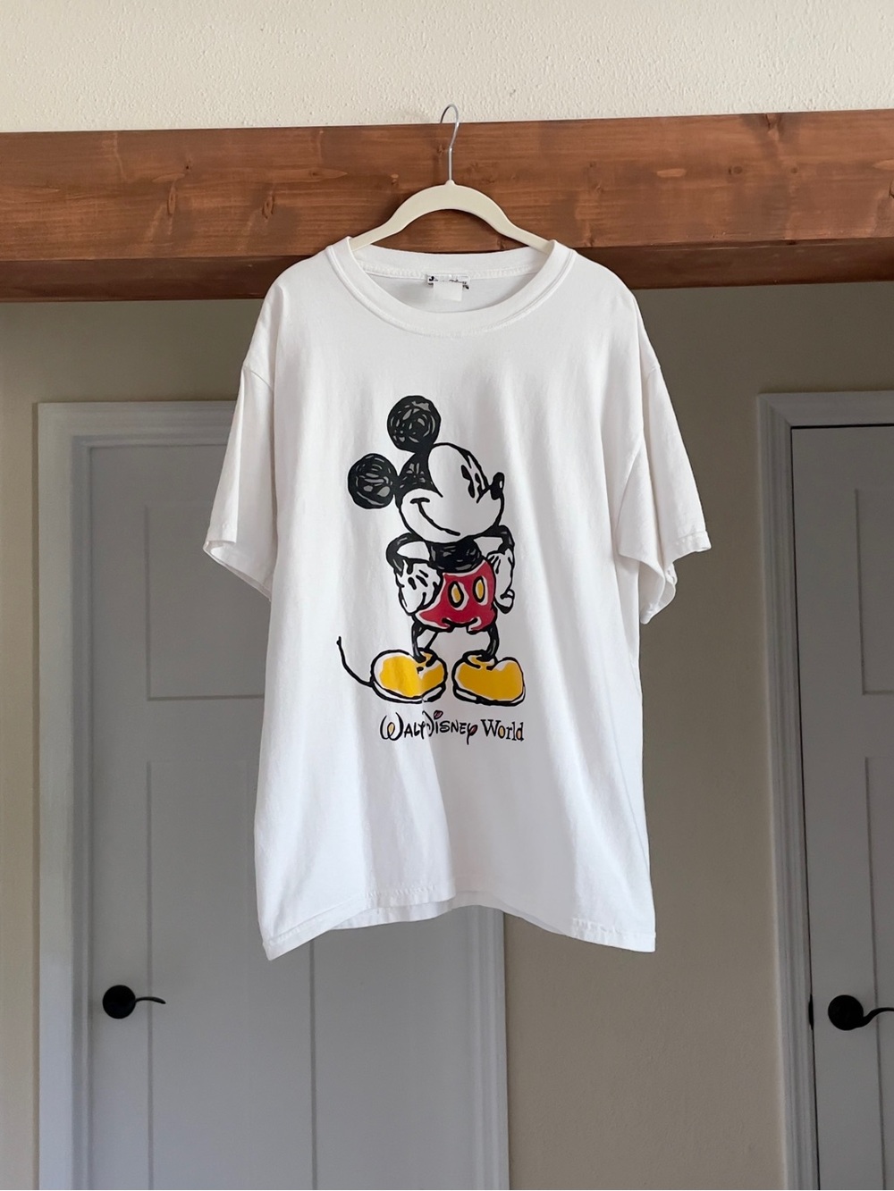 Vintage Disney White Mickey Mouse Graphic T-Shirt Size L